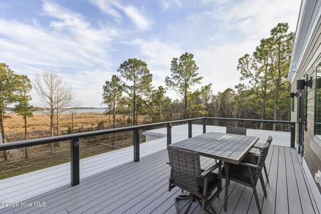 135 Heron Cove Road, Hampstead, NC 28443