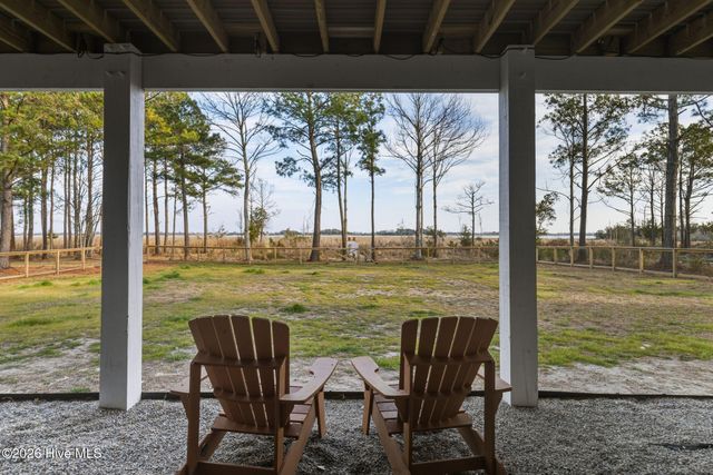 135 Heron Cove Road, Hampstead, NC 28443