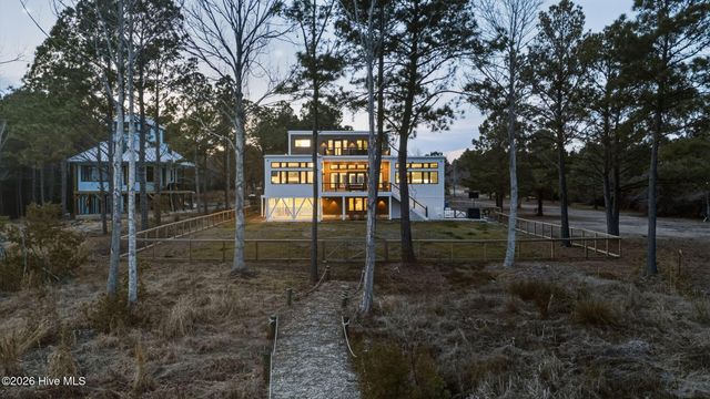 135 Heron Cove Road, Hampstead, NC 28443