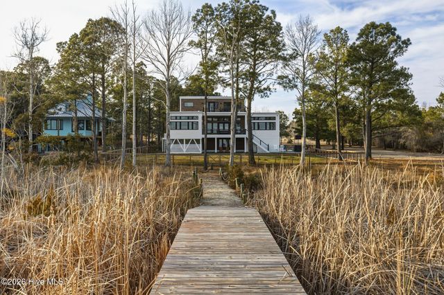 135 Heron Cove Road, Hampstead, NC 28443