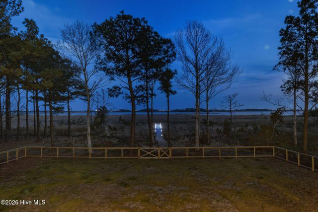 135 Heron Cove Road, Hampstead, NC 28443