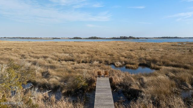 135 Heron Cove Road, Hampstead, NC 28443