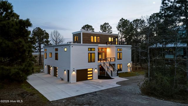 135 Heron Cove Road, Hampstead, NC 28443