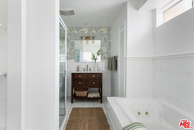 4338 Saltillo Street, Woodland Hills, CA 91364