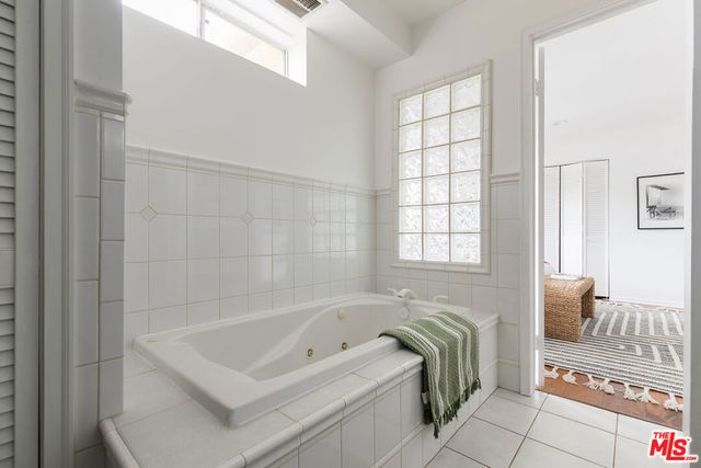 4338 Saltillo Street, Woodland Hills, CA 91364