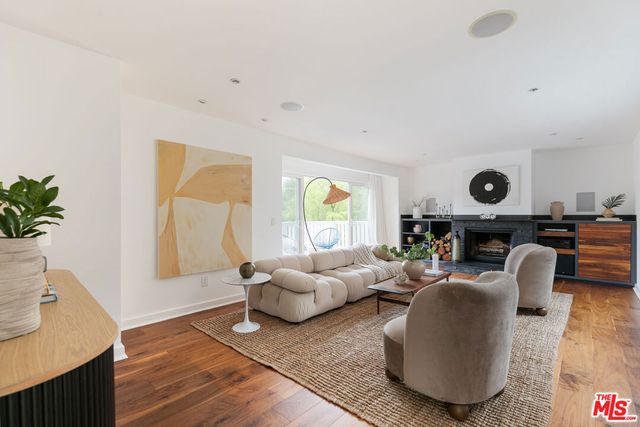 4338 Saltillo Street, Woodland Hills, CA 91364