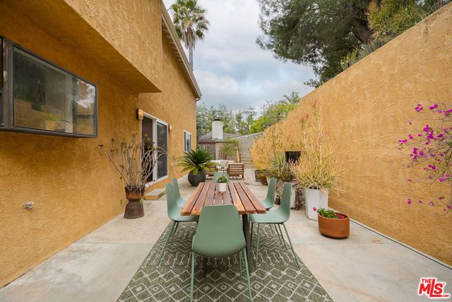4338 Saltillo Street, Woodland Hills, CA 91364