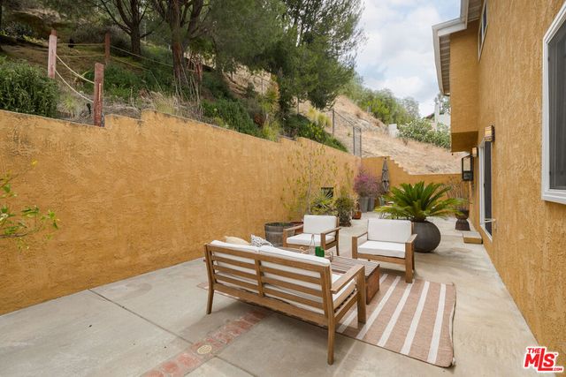 4338 Saltillo Street, Woodland Hills, CA 91364