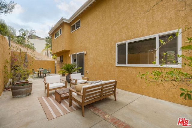 4338 Saltillo Street, Woodland Hills, CA 91364