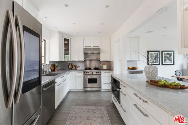 4338 Saltillo Street, Woodland Hills, CA 91364