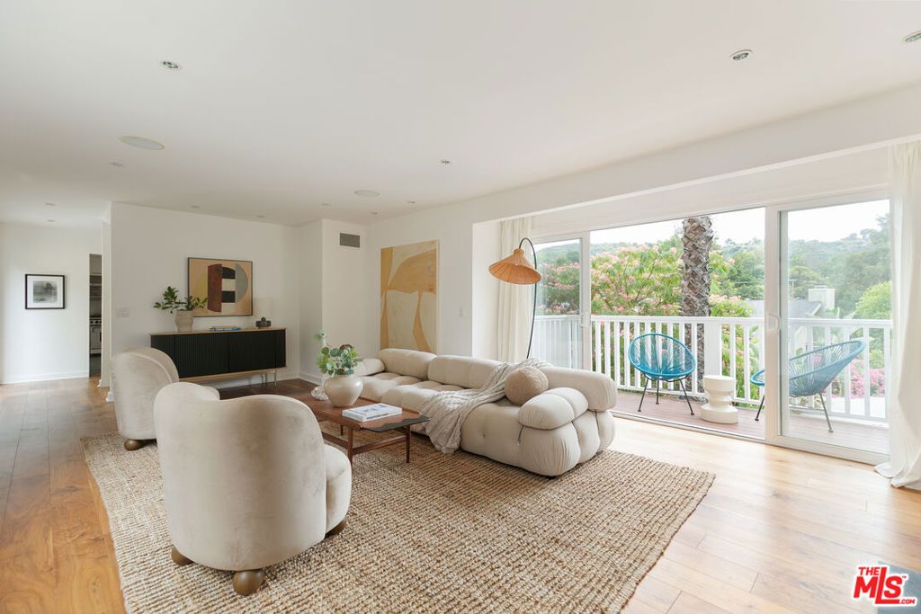 4338 Saltillo Street, Woodland Hills, CA 91364