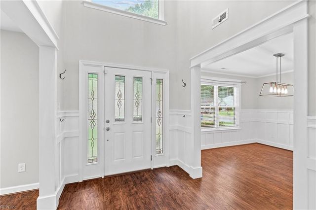 812 Whisper Hollow DR, Chesapeake, VA 23322