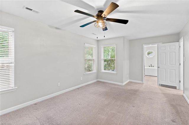 812 Whisper Hollow DR, Chesapeake, VA 23322