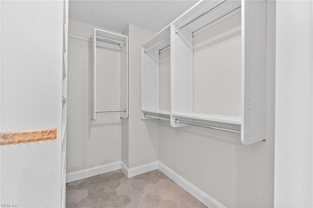 812 Whisper Hollow DR, Chesapeake, VA 23322