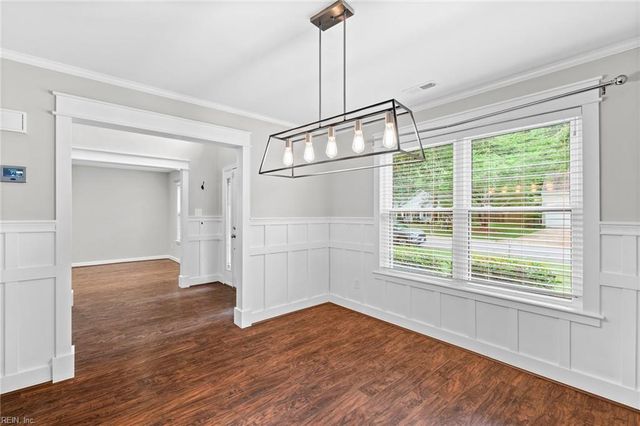 812 Whisper Hollow DR, Chesapeake, VA 23322