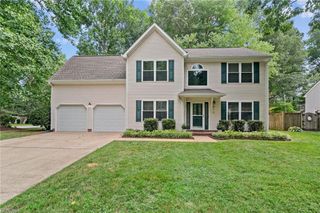 812 Whisper Hollow DR, Chesapeake, VA 23322