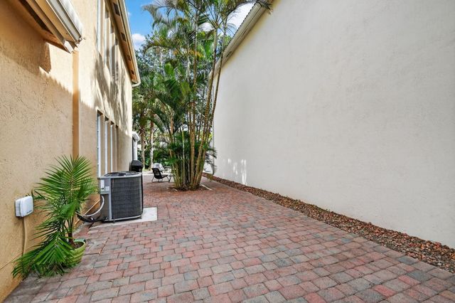 1605 E Classical Boulevard, Delray Beach, FL 33445