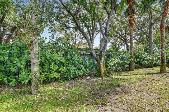 1605 E Classical Boulevard, Delray Beach, FL 33445