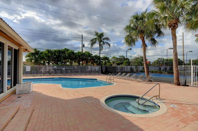 1605 E Classical Boulevard, Delray Beach, FL 33445