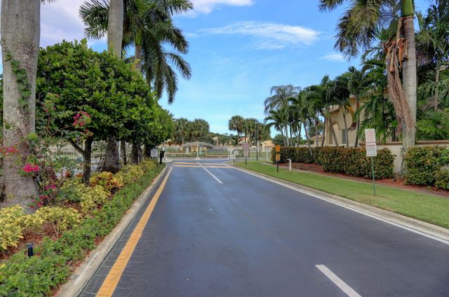 1605 E Classical Boulevard, Delray Beach, FL 33445