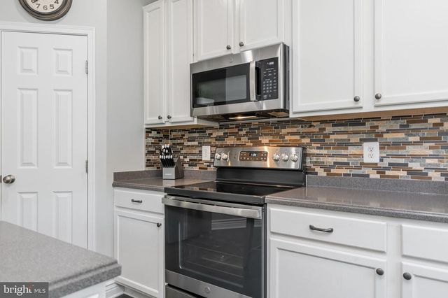 13596 DODSWORTH DR, Bristow, VA 20136