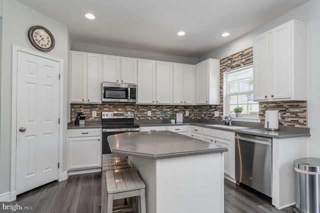 13596 DODSWORTH DR, Bristow, VA 20136