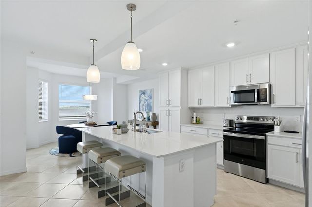 19140 SCALLOP LOOP 102, Lakewood Ranch, FL 34211