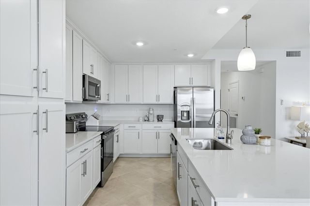 19140 SCALLOP LOOP 102, Lakewood Ranch, FL 34211