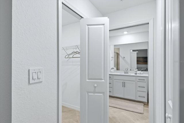 19140 SCALLOP LOOP 102, Lakewood Ranch, FL 34211