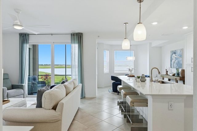 19140 SCALLOP LOOP 102, Lakewood Ranch, FL 34211