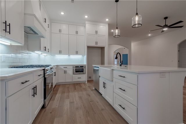 5863 Poppy Avenue, Springdale, AR 72762