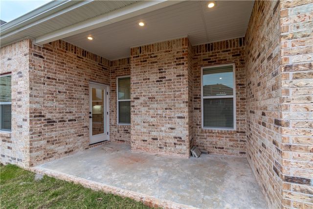 5863 Poppy Avenue, Springdale, AR 72762