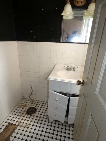 1968 Colfax Avenue, Benton Harbor, MI 49022