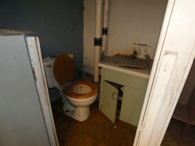 1968 Colfax Avenue, Benton Harbor, MI 49022