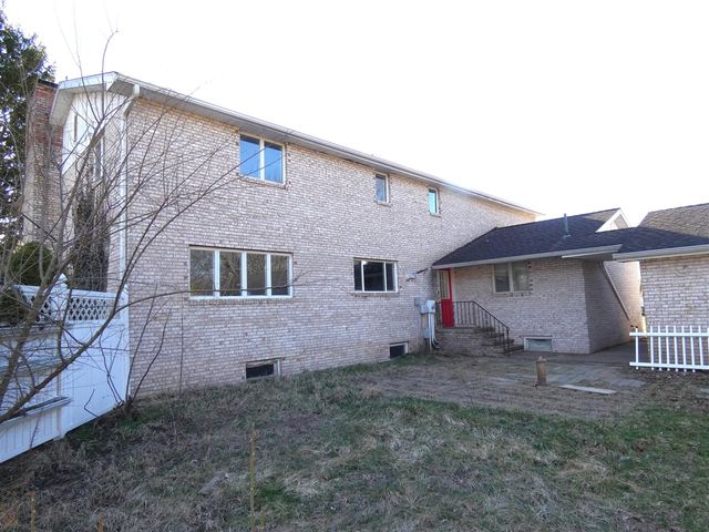 1968 Colfax Avenue, Benton Harbor, MI 49022