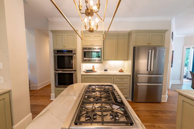 6 Red Sable Point, The Woodlands, TX 77380