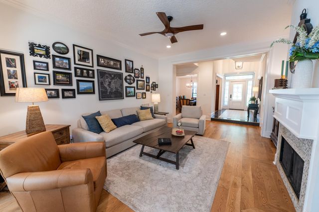 6 Red Sable Point, The Woodlands, TX 77380