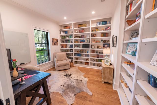 6 Red Sable Point, The Woodlands, TX 77380