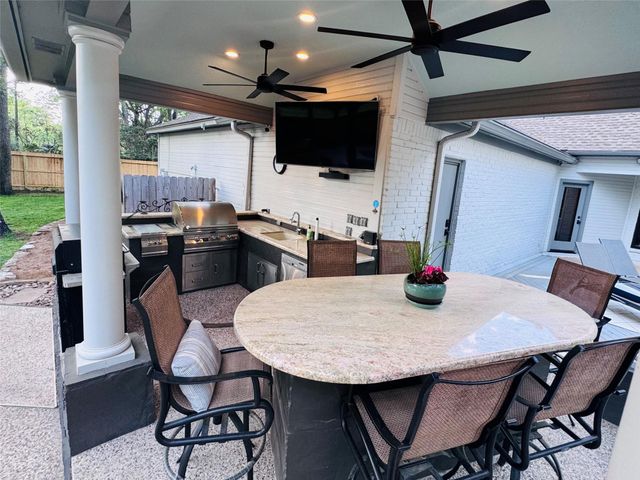 6 Red Sable Point, The Woodlands, TX 77380