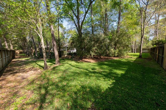 6 Red Sable Point, The Woodlands, TX 77380