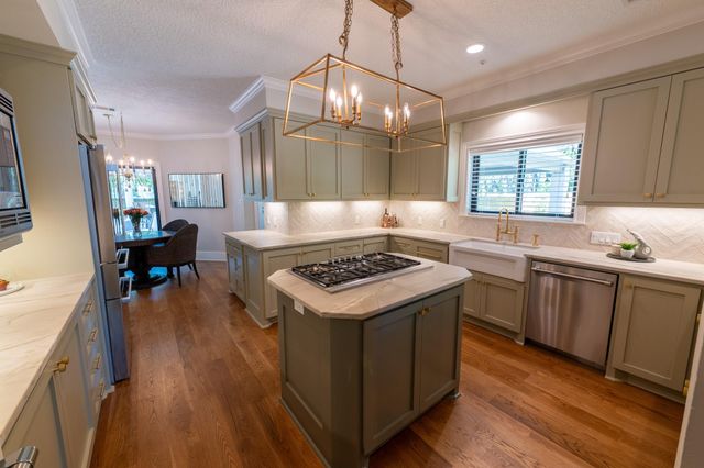 6 Red Sable Point, The Woodlands, TX 77380