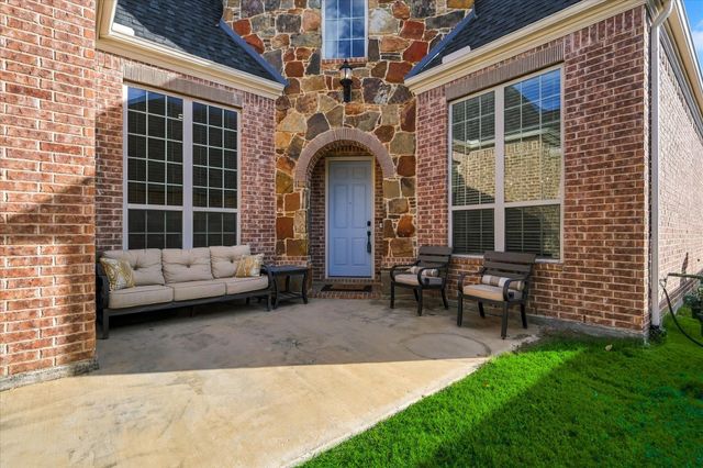 8900 Scarlet Trail, Lantana, TX 76226