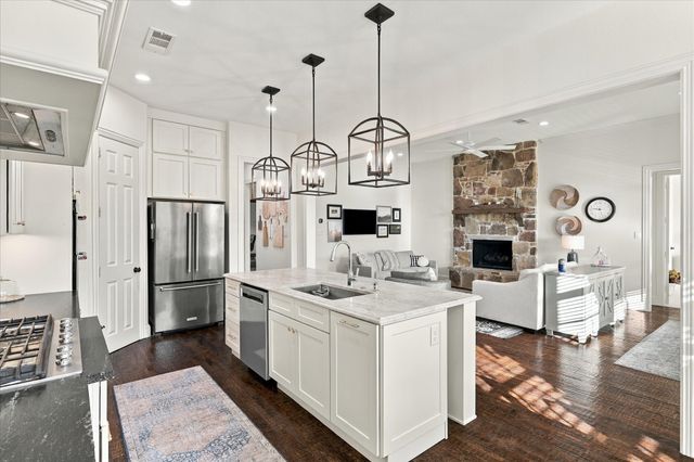 8900 Scarlet Trail, Lantana, TX 76226
