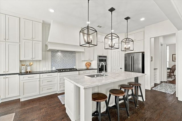 8900 Scarlet Trail, Lantana, TX 76226