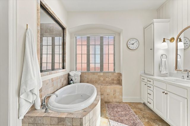 8900 Scarlet Trail, Lantana, TX 76226