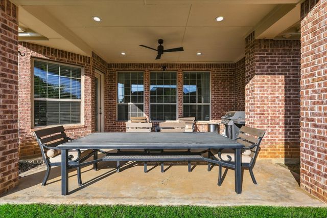 8900 Scarlet Trail, Lantana, TX 76226