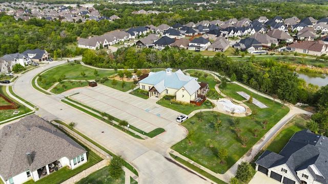 8900 Scarlet Trail, Lantana, TX 76226