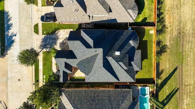 8900 Scarlet Trail, Lantana, TX 76226