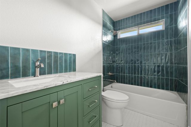 102 Wainscot Oak WAY, San Marcos, TX 78666