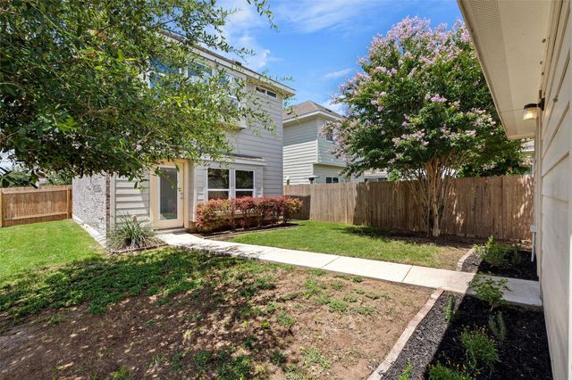102 Wainscot Oak WAY, San Marcos, TX 78666